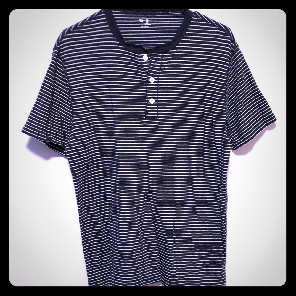 Gap tshirt 2 for 1